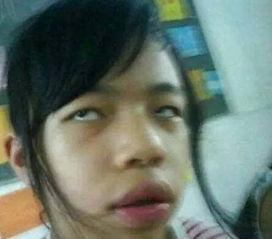 男扮丑女网红吃瓜,揭秘网络红人的真实面目