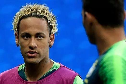 海外爆料内马尔视频,揭秘球王私生活瞬间